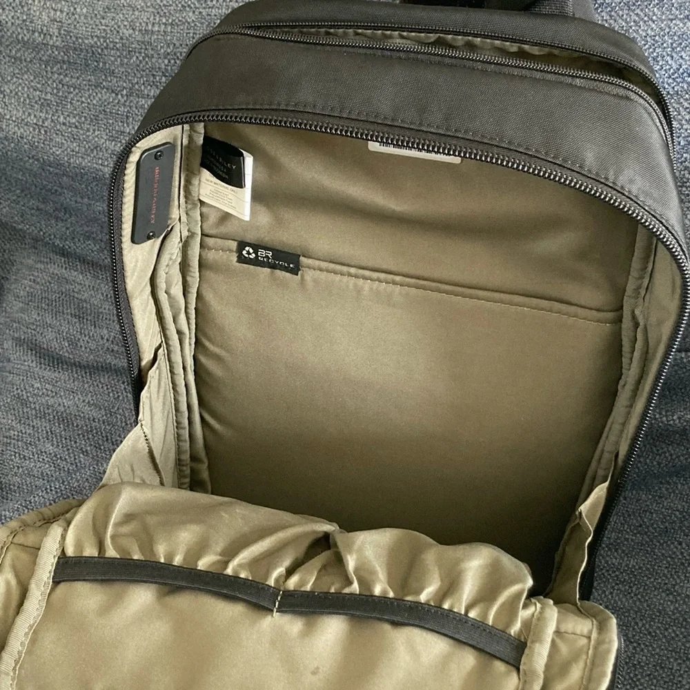 Briggs & Riley Slim Expandable Backpack - Picture 4 of 6